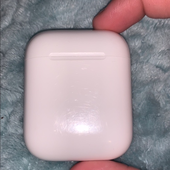 AirPods - Picture 4 of 4